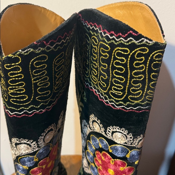 Velvet Embroidered Knee Boots - Picture 4 of 7